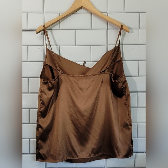 Phicia | 14th And Union | Express Ladies Lot Of 3 Sleeveless Blouse Tank & Cami - Picture 3 of 15